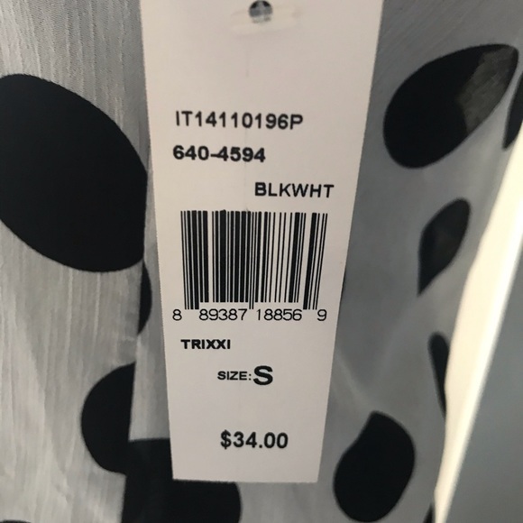 NWT! Black & White Pok-a-Dot Top - Picture 2 of 4
